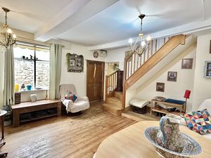 Dining Room- click for photo gallery